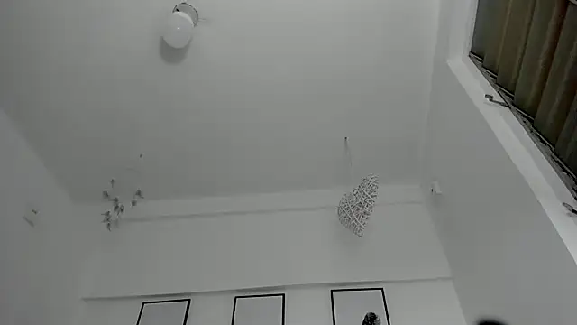 THOMPSON CRISTAL online show from 02-22-25, 04:09