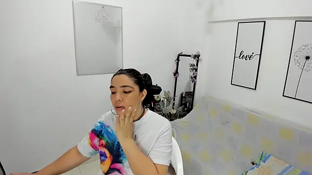 THOMPSON CRISTAL online show from 02-10-25, 01:33