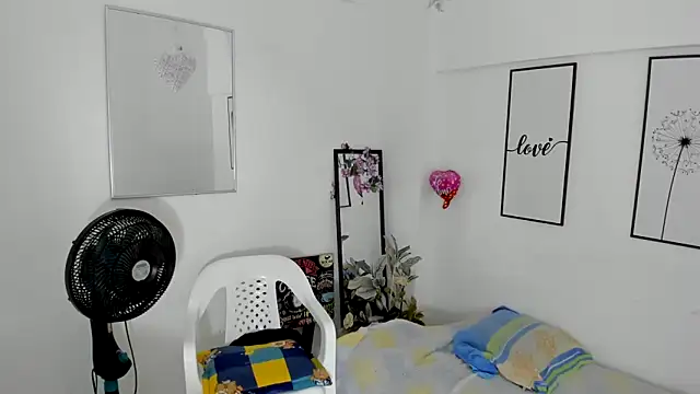 THOMPSON CRISTAL online show from 02-18-25, 06:37