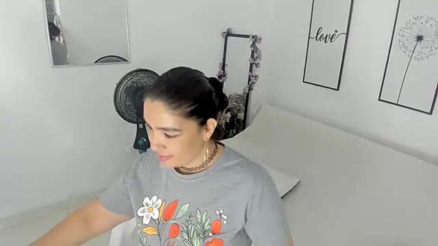 THOMPSON CRISTAL online show from 01-25-25, 12:58