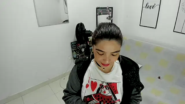 THOMPSON CRISTAL online show from 03-15-25, 01:07