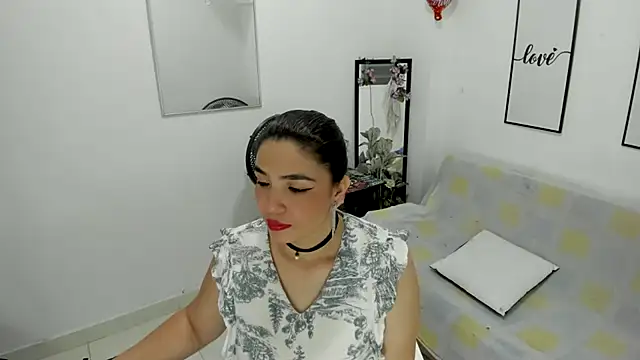 THOMPSON CRISTAL online show from 03-13-25, 12:56