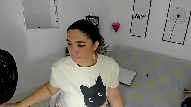 THOMPSON CRISTAL online show from 02-19-25, 01:06