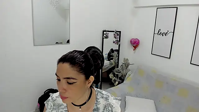 THOMPSON CRISTAL online show from 02-25-25, 12:49