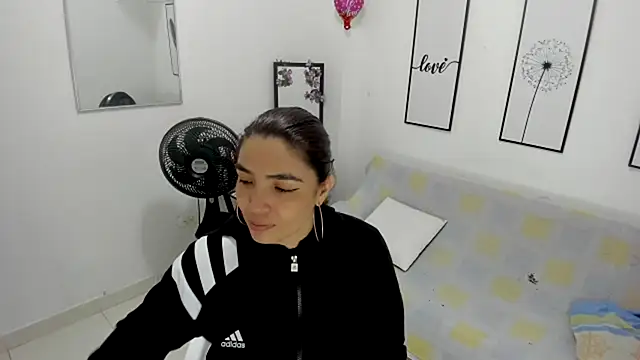 THOMPSON CRISTAL online show from 03-06-25, 12:52