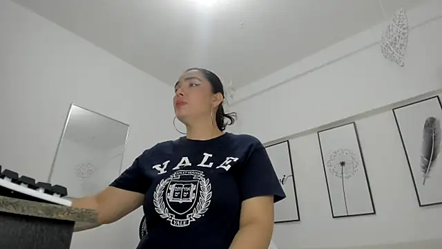 THOMPSON CRISTAL online show from 03-19-25, 12:56