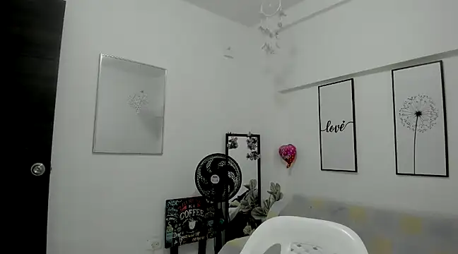 THOMPSON CRISTAL online show from 02-27-25, 12:56