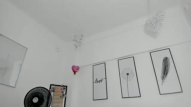 THOMPSON CRISTAL online show from 03-19-25, 04:02