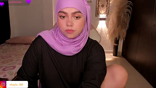 shayla 18 online show from 09-19-25, 01:42