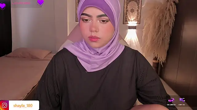 shayla 18 online show from 11-28-25, 07:47