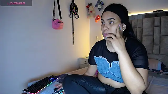 tiffany  pink online show from 04-12-26, 07:50