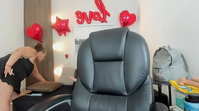 Cheryl JONES online show from 02-24-26, 05:52