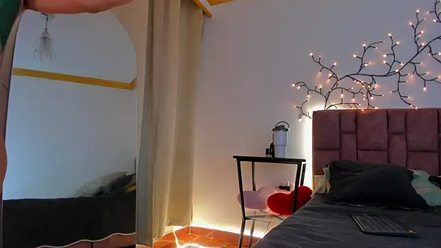 SunnyLeonz online show from 05-24-26, 08:53