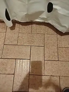 Snapshot of Neria chatting on 02-06-26, 11:17 Neria online show from 02-06-26, 11:17