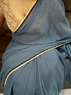 Snapshot of Mounika25 chatting on 10-15-25, 05:54 Mounika25 online show from 10-15-25, 05:54