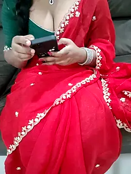 Snapshot of Mounika25 chatting on 05-02-26, 06:02 Mounika25 online show from 05-02-26, 06:02