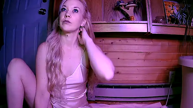 Snapshot of lyra_rose chatting on 03-16-25, 05:36 lyra rose online show from 03-16-25, 05:36