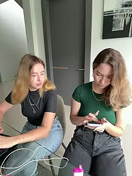 Snapshot of Nura_n_Sarah chatting on 01-27-25, 05:14 Nura n Sarah online show from 01-27-25, 05:14