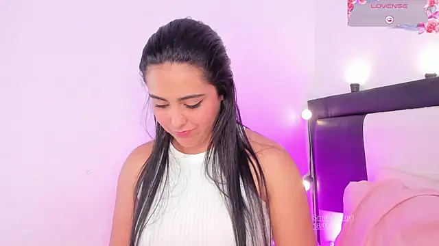 smiling  girl2 online show from 03-19-25, 12:26