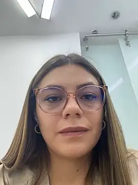 Snapshot of alicee16 chatting on 03-09-25, 04:00 alicee16 online show from 03-09-25, 04:00