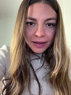 Snapshot of alicee16 chatting on 02-11-25, 02:25 alicee16 online show from 02-11-25, 02:25