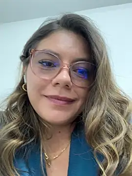 Snapshot of alicee16 chatting on 02-16-25, 04:32 alicee16 online show from 02-16-25, 04:32