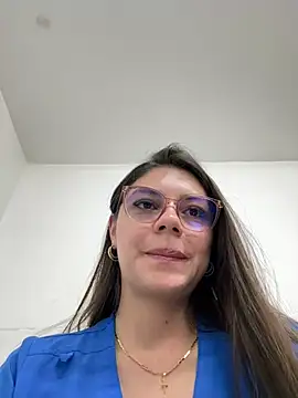 Snapshot of alicee16 chatting on 01-10-25, 10:25 alicee16 online show from 01-10-25, 10:25