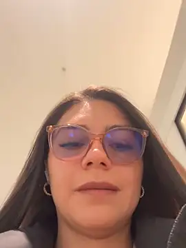 Snapshot of alicee16 chatting on 01-23-25, 03:32 alicee16 online show from 01-23-25, 03:32