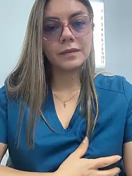 Snapshot of alicee16 chatting on 03-15-25, 04:43 alicee16 online show from 03-15-25, 04:43