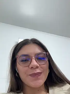 Snapshot of alicee16 chatting on 01-11-25, 07:49 alicee16 online show from 01-11-25, 07:49