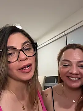 Snapshot of alicee16 chatting on 09-14-25, 03:29 alicee16 online show from 09-14-25, 03:29