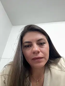 Snapshot of alicee16 chatting on 01-07-25, 07:49 alicee16 online show from 01-07-25, 07:49