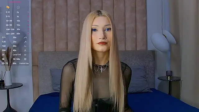 Snapshot of CarolReeves chatting on 10-16-25, 05:59 CarolReeves online show from 10-16-25, 05:59