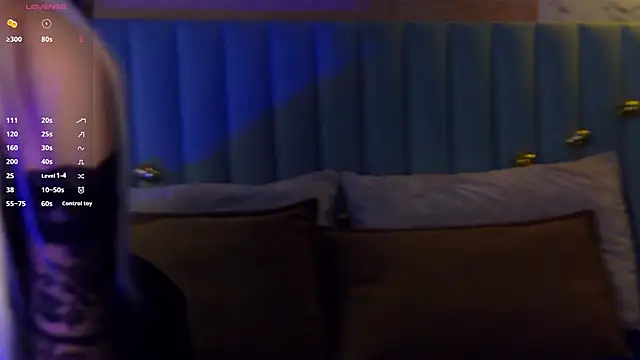 CarolReeves online show from 10-31-25, 06:21