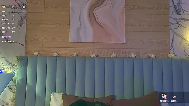 Snapshot of CarolReeves chatting on 03-21-25, 01:45 CarolReeves online show from 03-21-25, 01:45