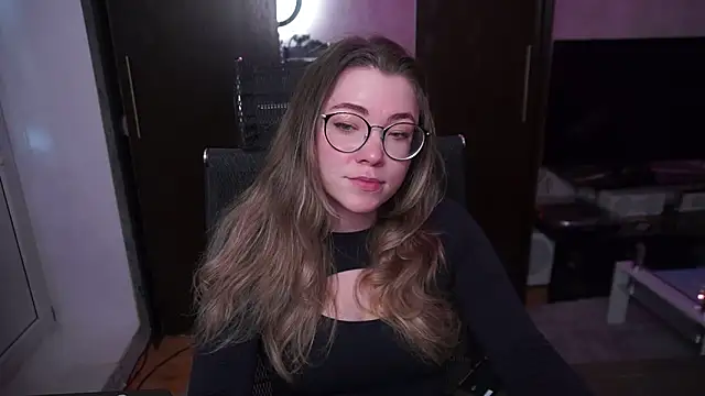 Snapshot of RemyCute chatting on 06-19-26, 01:06 RemyCute online show from 06-19-26, 01:06