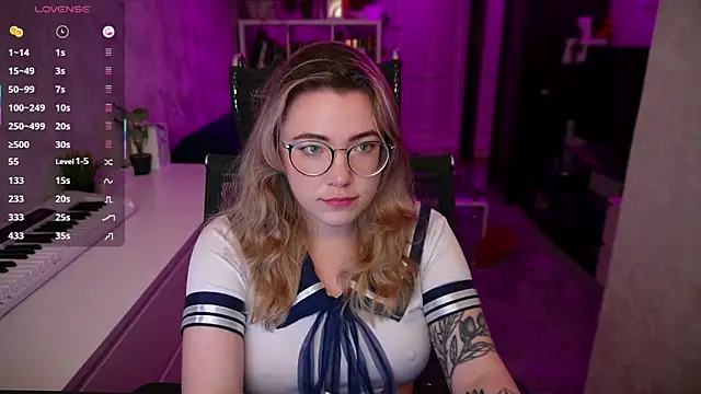 Snapshot of RemyCute chatting on 09-18-25, 06:55 RemyCute online show from 09-18-25, 06:55