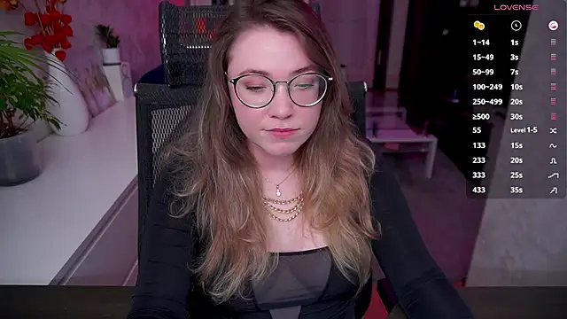 Snapshot of RemyCute chatting on 05-17-26, 06:41 RemyCute online show from 05-17-26, 06:41