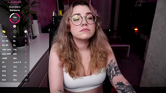 RemyCute online show from 10-25-25, 04:18