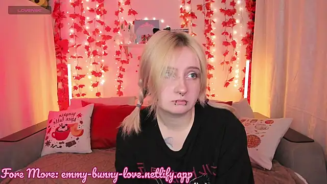 EmmyBunny online show from 09-19-25, 03:38