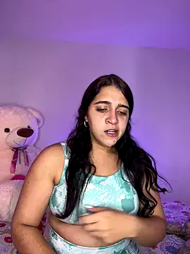 Alicia Ruiz online show from 10-28-25, 06:07