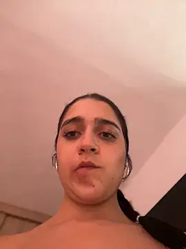 Alicia Ruiz online show from 09-16-25, 07:04