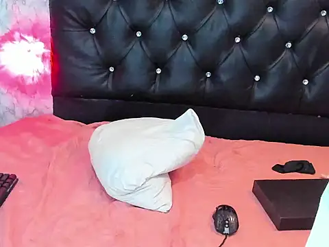 TATIANA LOPEZ19 online show from 01-21-25, 08:08