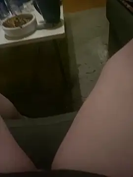 chrille82 online show from 12-22-25, 05:57