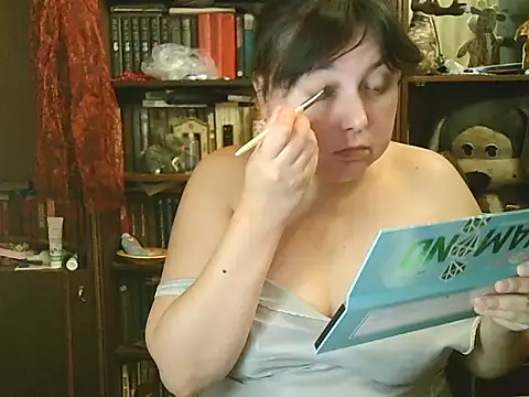 Snapshot of CarrieQPeach chatting on 10-18-25, 07:27 CarrieQPeach online show from 10-18-25, 07:27