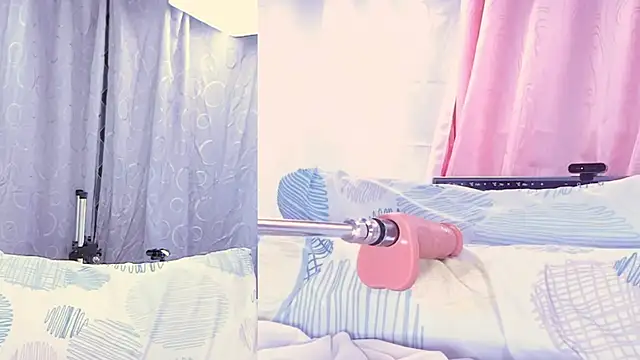 Aleska James online show from 12-19-25, 01:13