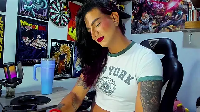Snapshot of dariell_smokesexx chatting on 07-05-26, 05:42 dariell smokesexx online show from 07-05-26, 05:42
