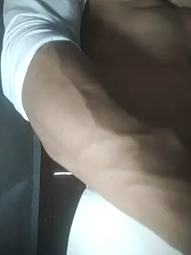 Snapshot of rounakhunk chatting on 10-14-25, 07:42 rounakhunk online show from 10-14-25, 07:42