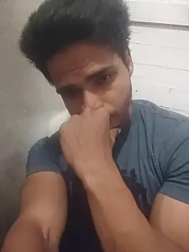 Snapshot of rounakhunk chatting on 10-29-25, 11:20 rounakhunk online show from 10-29-25, 11:20