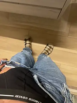 Snapshot of lovesme1212 chatting on 03-15-26, 06:37 lovesme1212 online show from 03-15-26, 06:37